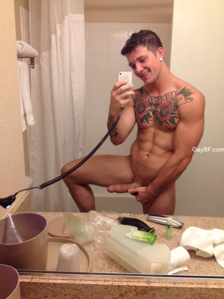 18 Skinny Boy Need Fit/musclular Boys - Watch Amateur Gay Man NAked Selfies!