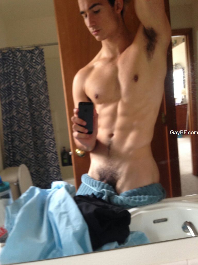 Straight guy showing off and jerking his big cock - Str8 Man NAked Selfies Leaked Snapchat Gay