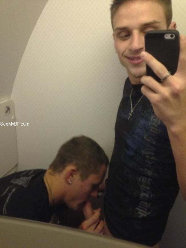 Cute Gay oral on a plane gay male clip taking selfies