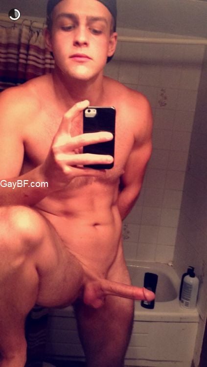Sexy Guys Selfies on Pinterest and Kik - Mirror Man Guys Nude by GayBF.com