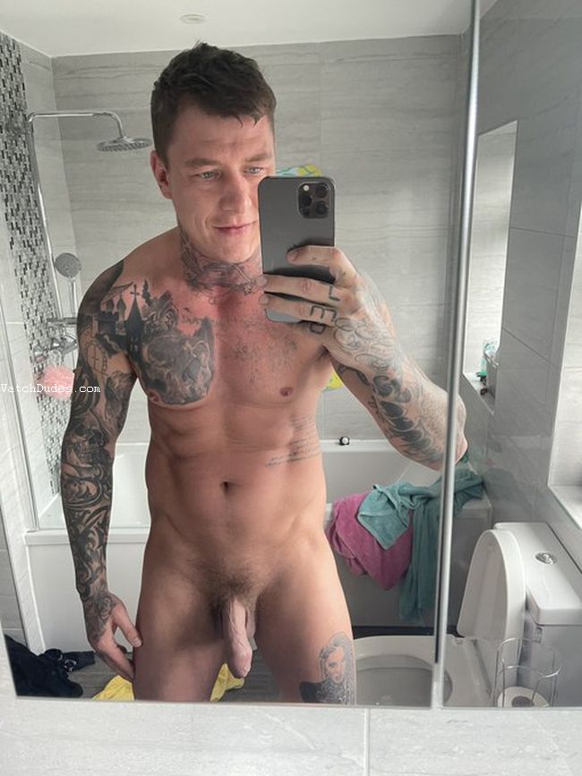 Instagram Men Nude Cock and Straight guy taking nude selfies - Male Sharing