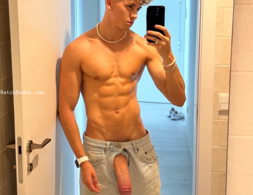Selfies of Naked Guys Showing Their Big Cock